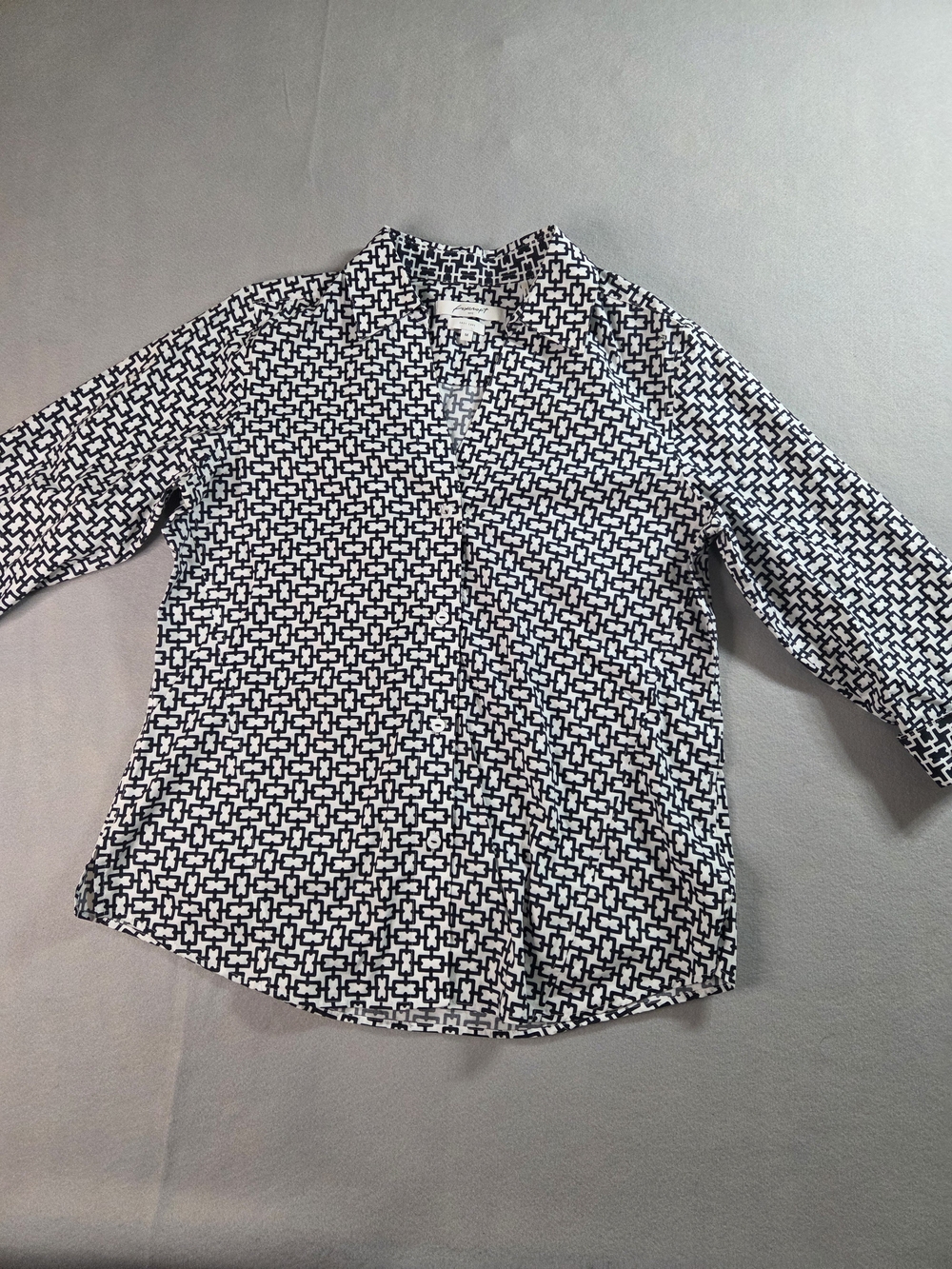 Foxcroft NYC Easy Care Geometric Link Print Button Down Blouse - Size Medium